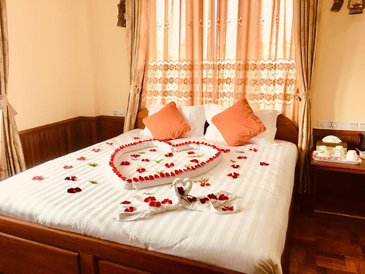 Mother'S Home Hotel Nyaung Shwe Exterior foto