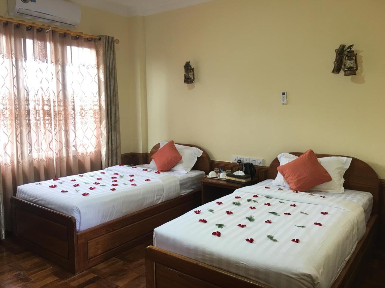 Mother'S Home Hotel Nyaung Shwe Exterior foto